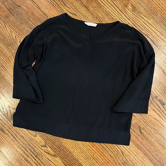 Everlane Silk V-Neck Blouse - Picture 2 of 8